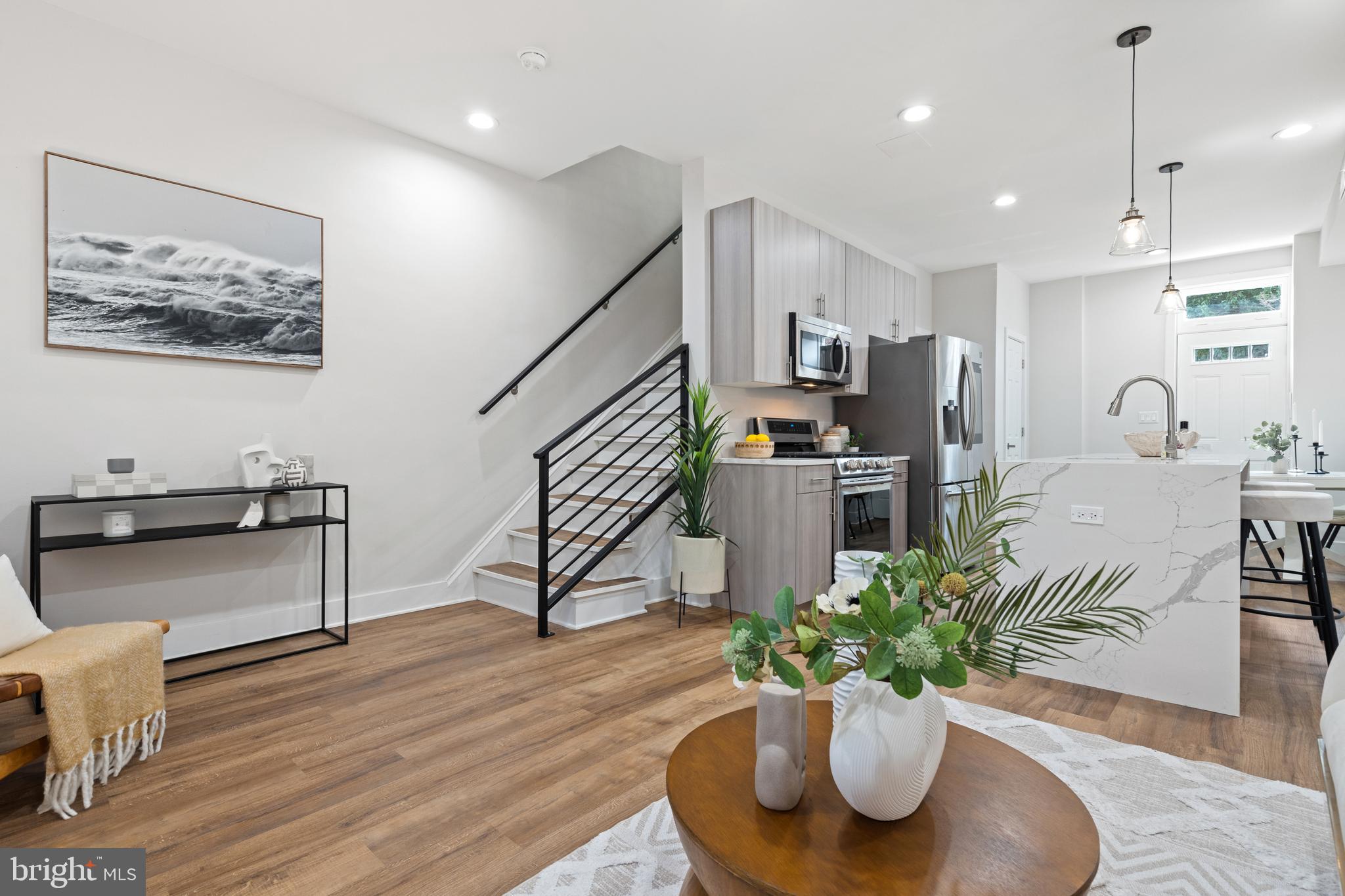 610 Roxboro Place Northwest Washington, DC 20011 - Photo 4 of 37 Gallery Image 4