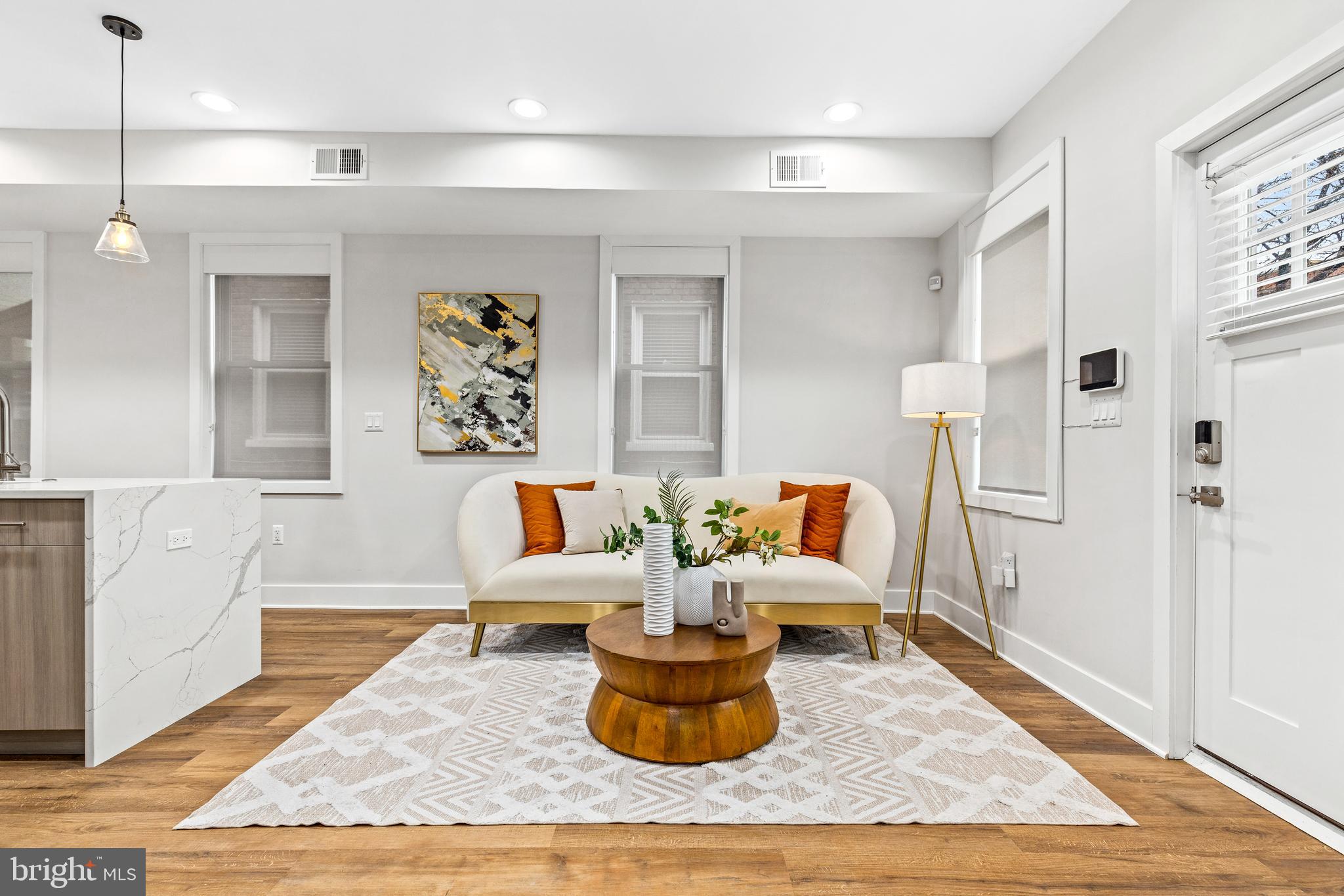 610 Roxboro Place Northwest Washington, DC 20011 - Photo 5 of 37 Gallery Image 5