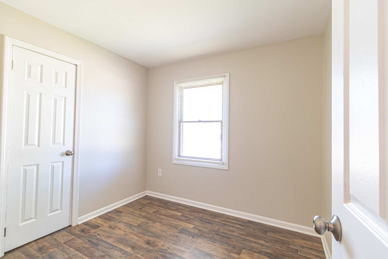 213 Seton Place Streamwood, IL 60107 - Photo 12 of 19