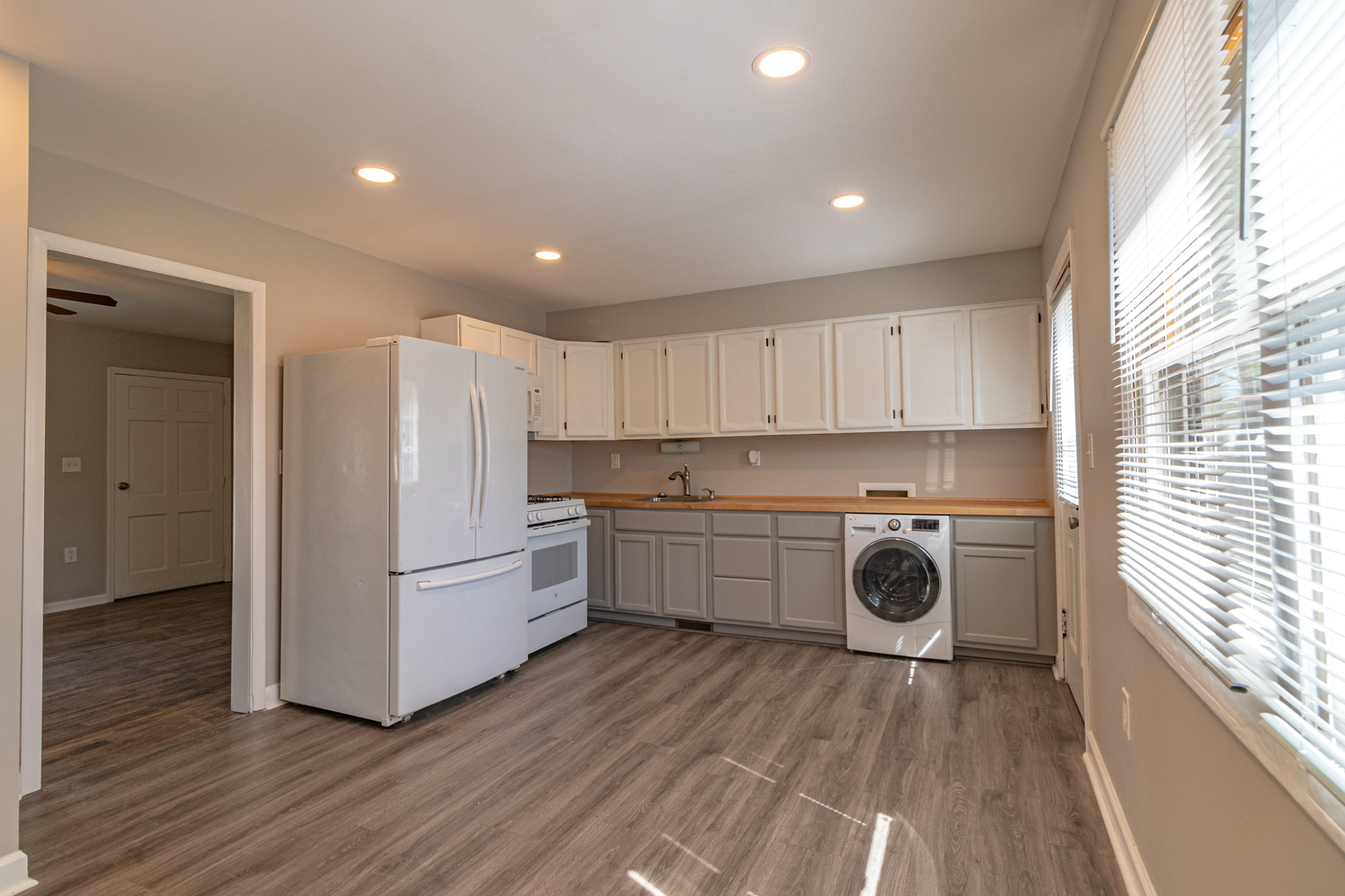 213 Seton Place Streamwood, IL 60107 - Photo 6 of 19