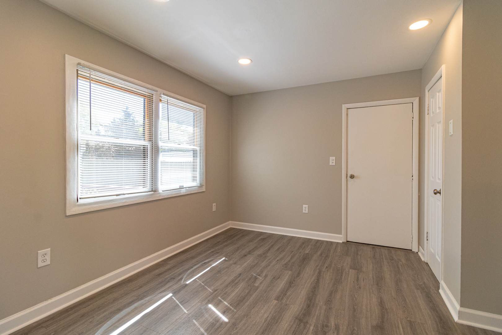 213 Seton Place Streamwood, IL 60107 - Photo 7 of 19