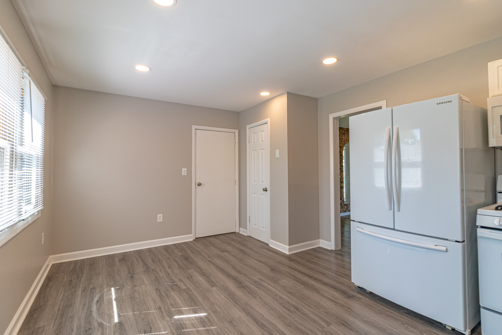 213 Seton Place Streamwood, IL 60107 - Photo 9 of 19