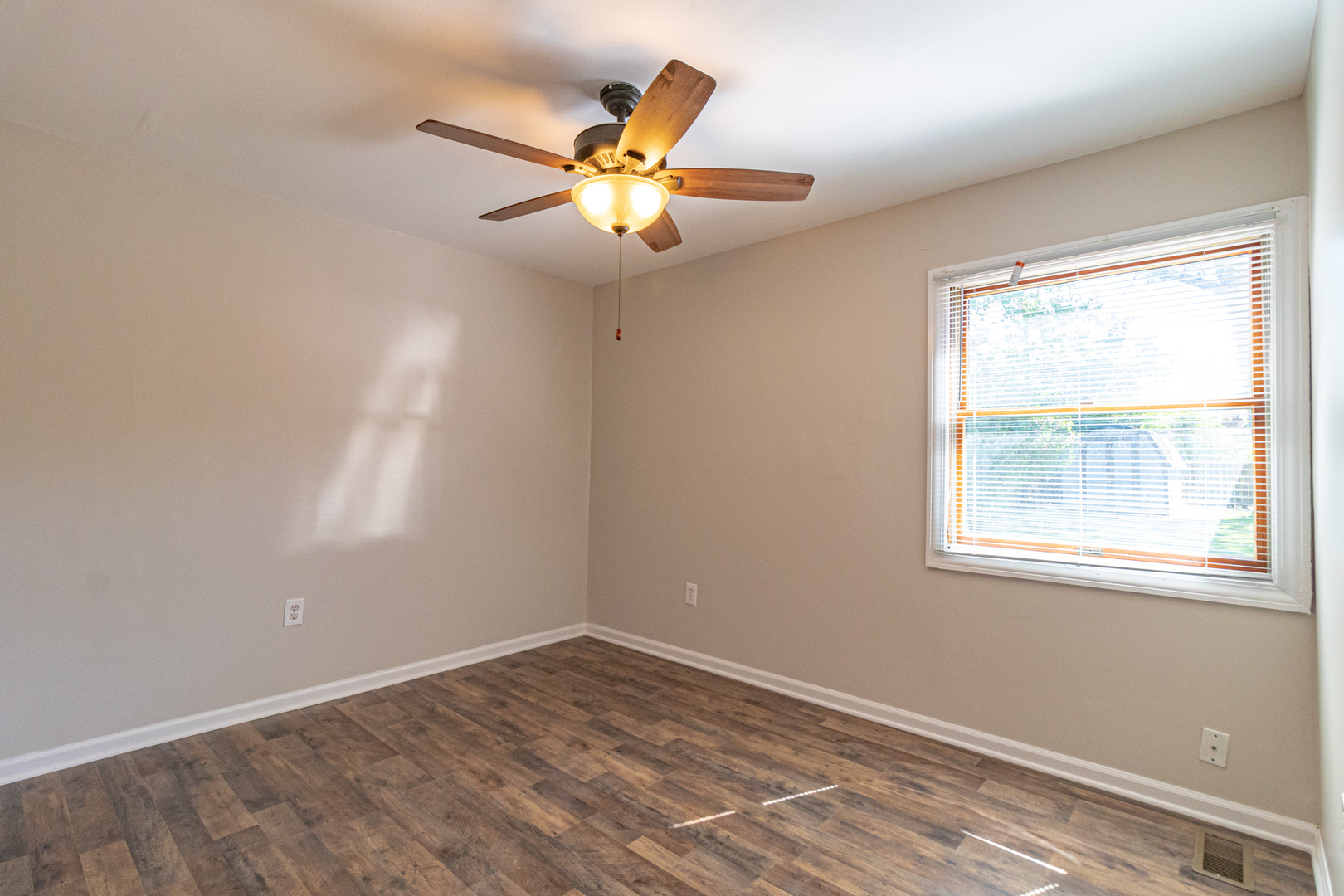 213 Seton Place Streamwood, IL 60107 - Photo 10 of 19