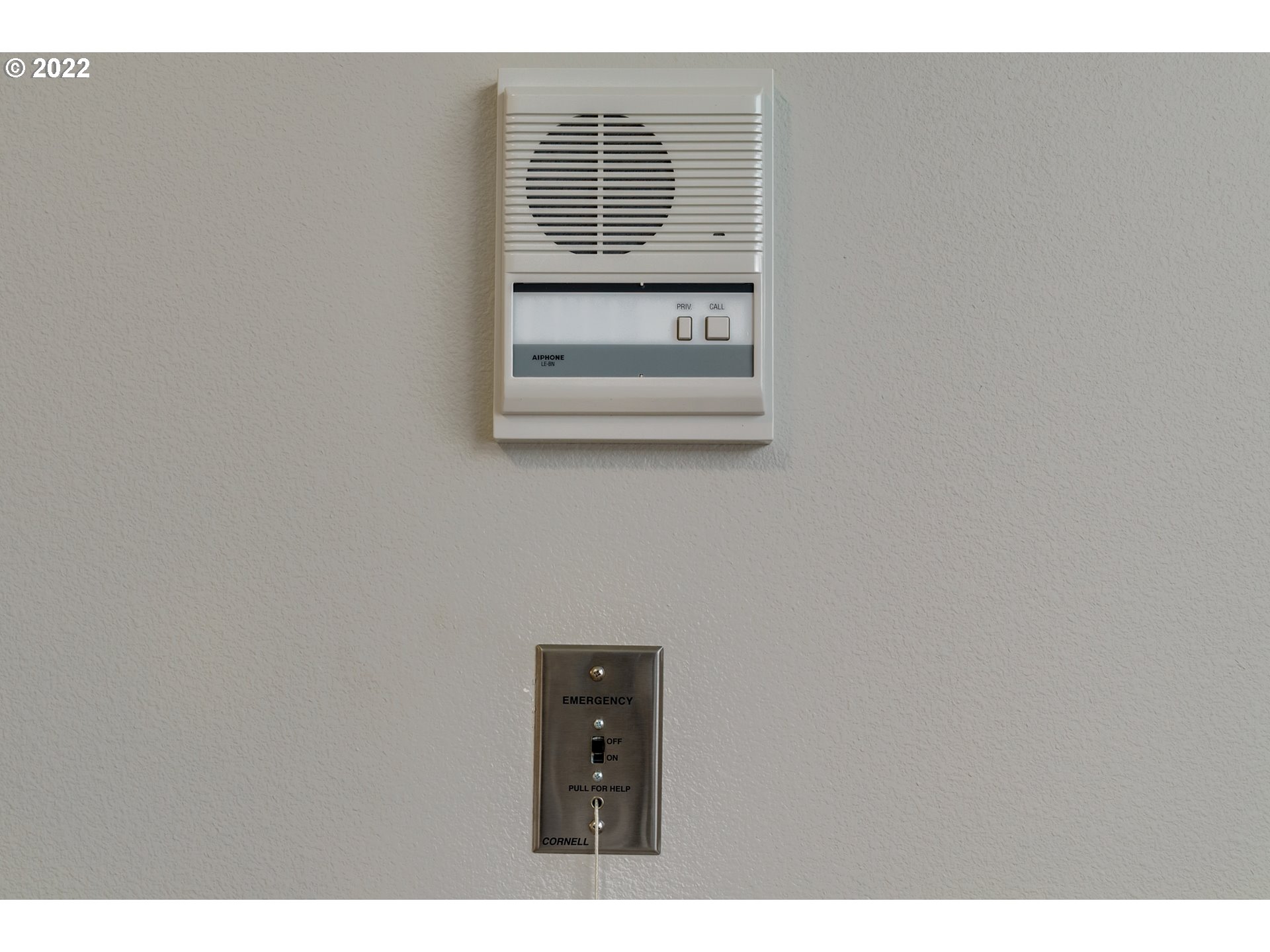 7975 Southwest Oleson Road Portland, OR 97223 - Photo 22 of 32 a picture of a room