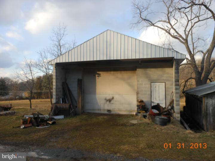 794 Fire Tower Road Birdsboro, PA 19508 - Photo 7 of 10 Garage