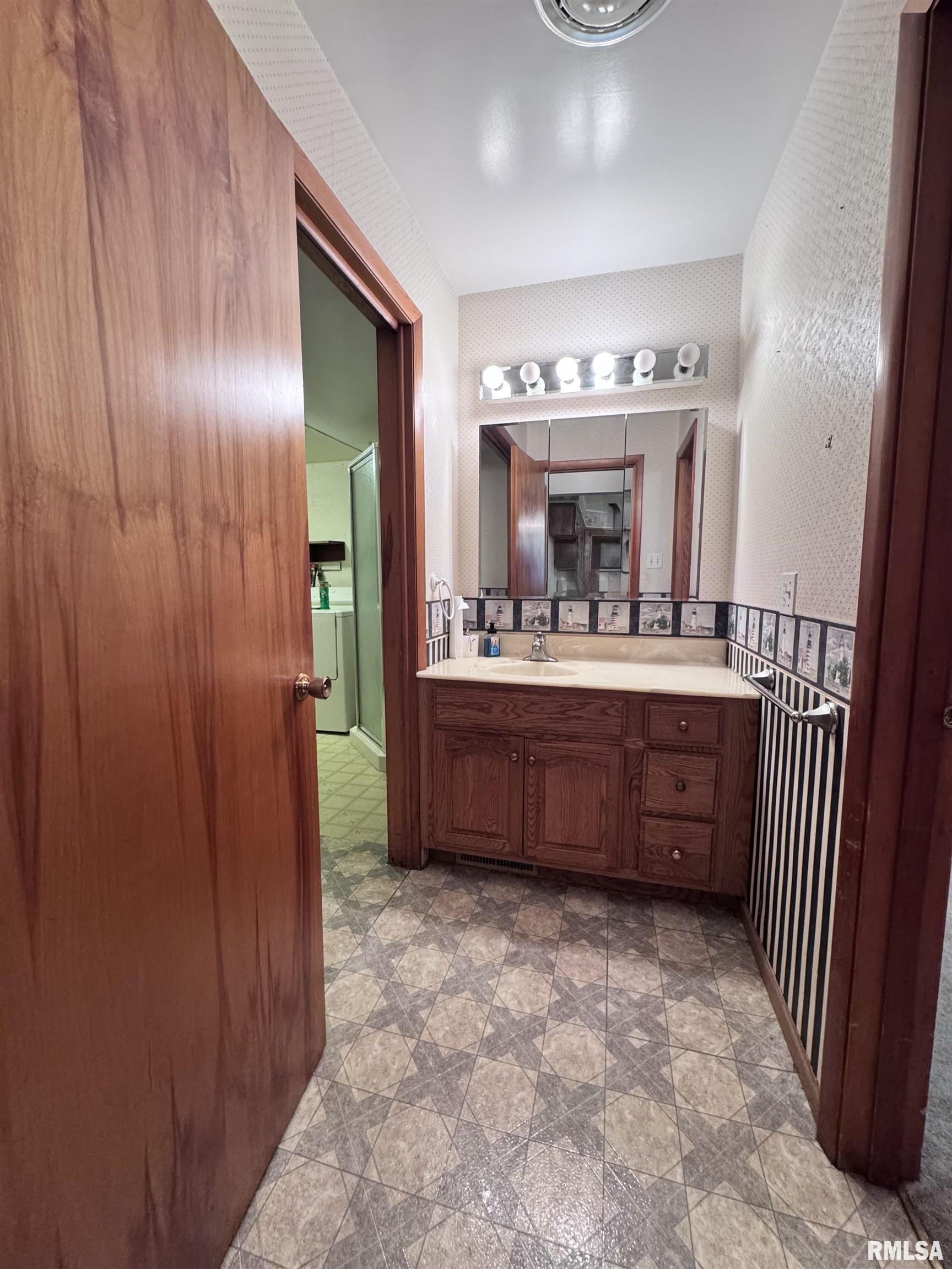 497 Walnut Street Bushnell, IL 61422 - Photo 21 of 32