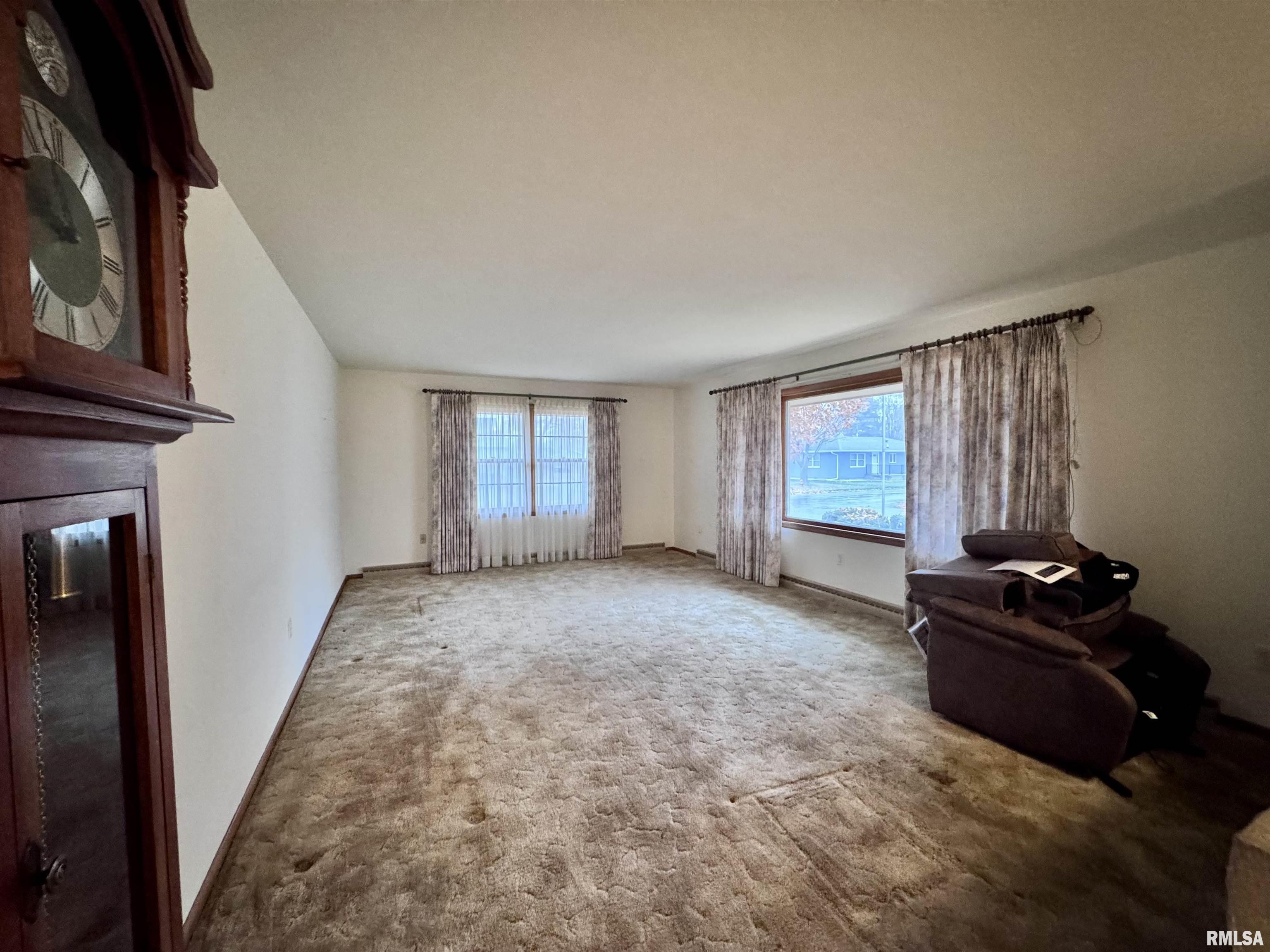 497 Walnut Street Bushnell, IL 61422 - Photo 3 of 32