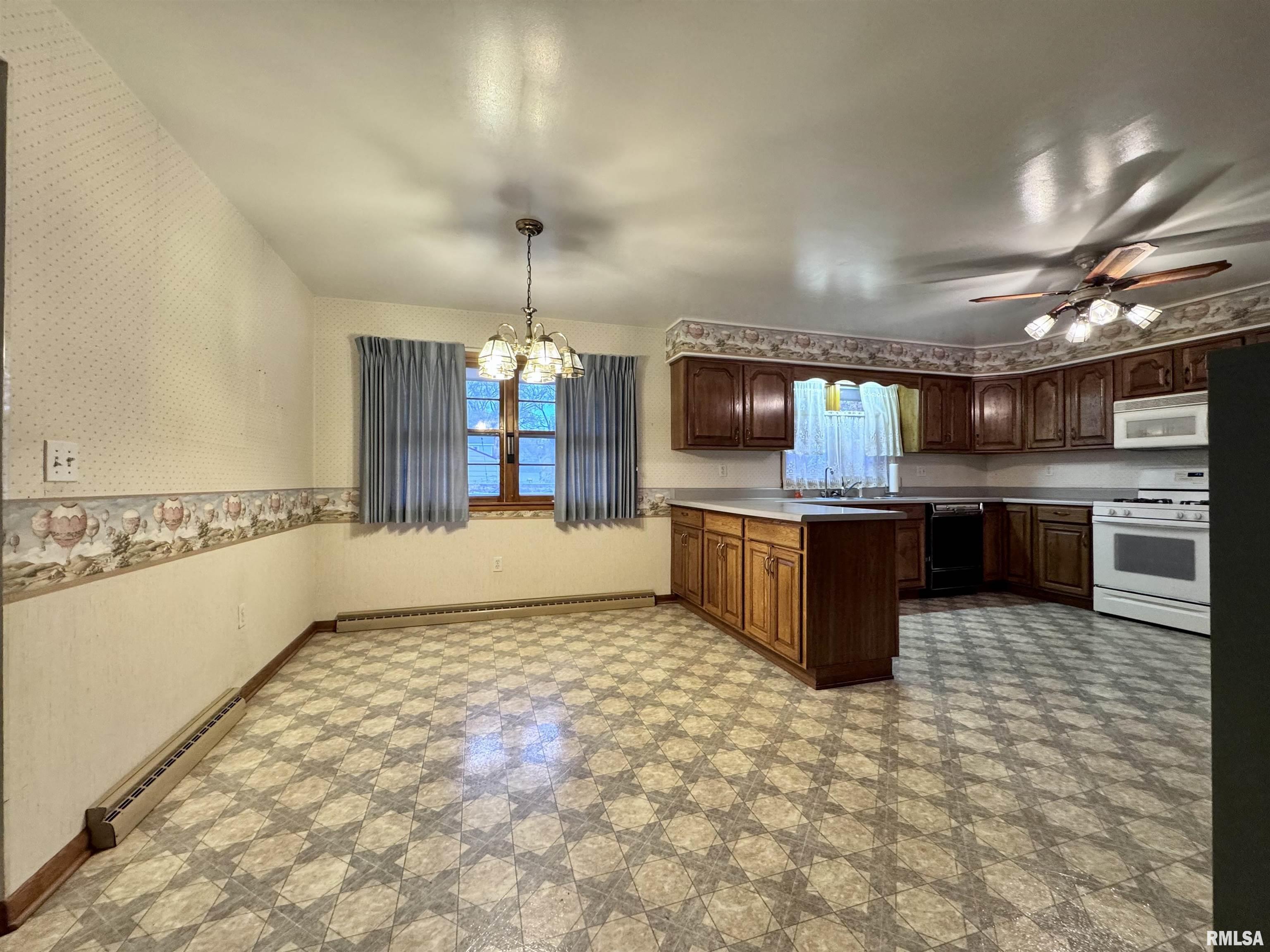 497 Walnut Street Bushnell, IL 61422 - Photo 7 of 32