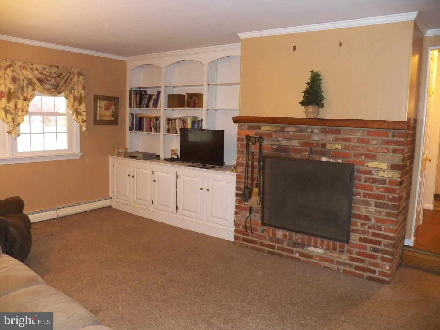 22 Waterview Road West Chester, PA 19380 - Photo 11 of 22 Family Room