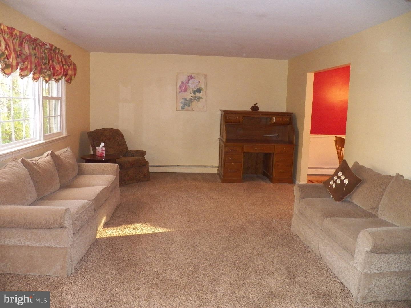 22 Waterview Road West Chester, PA 19380 - Photo 13 of 22 Living Room