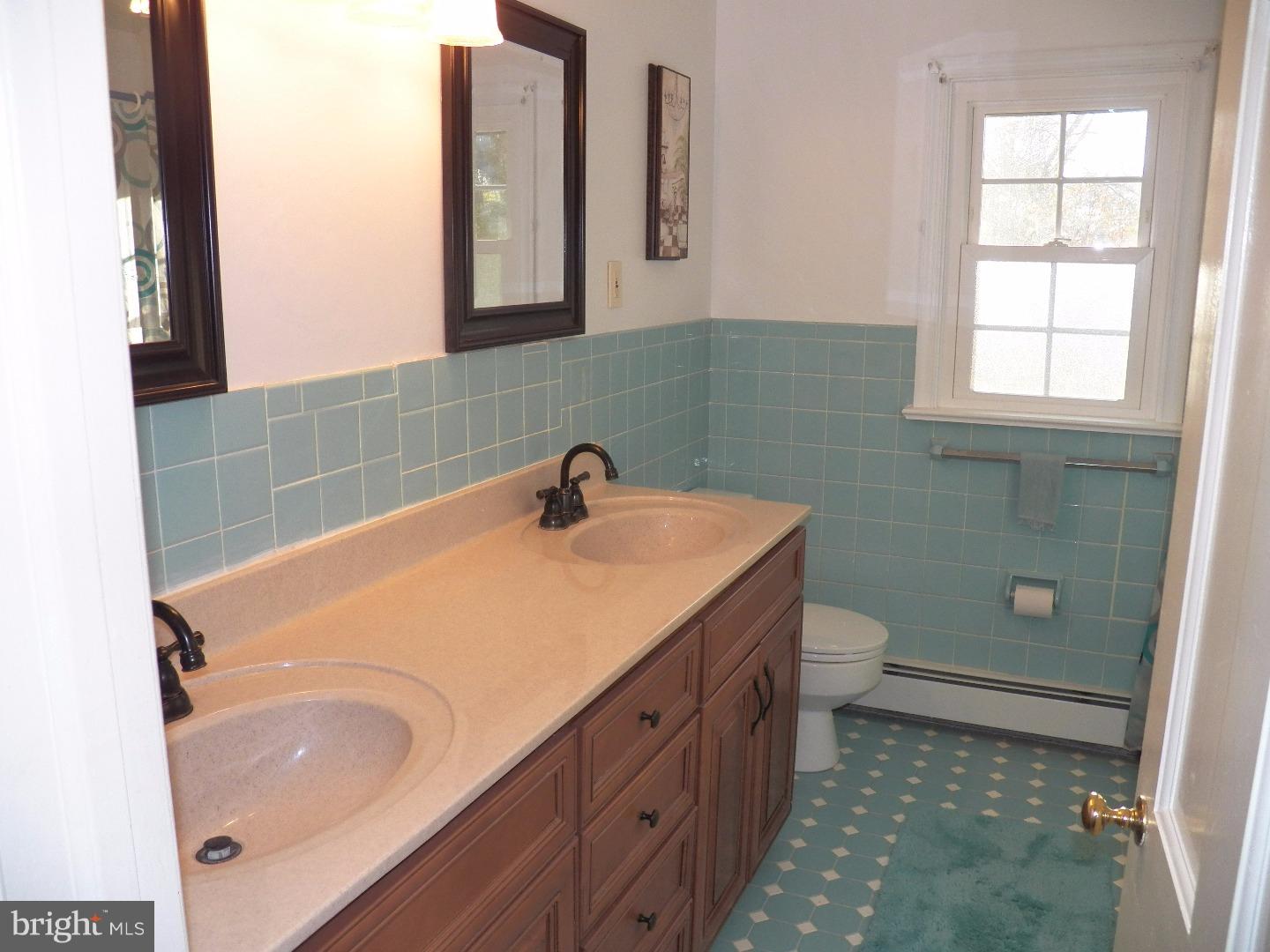 22 Waterview Road West Chester, PA 19380 - Photo 18 of 22 Bathroom
