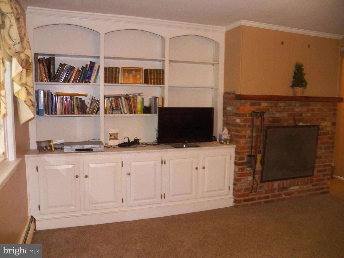 22 Waterview Road West Chester, PA 19380 - Photo 9 of 22 Family Room