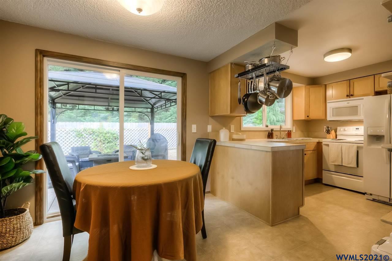 306 Boone Road Southeast Salem, OR 97306 - Photo 11 of 30 Gallery Image 11