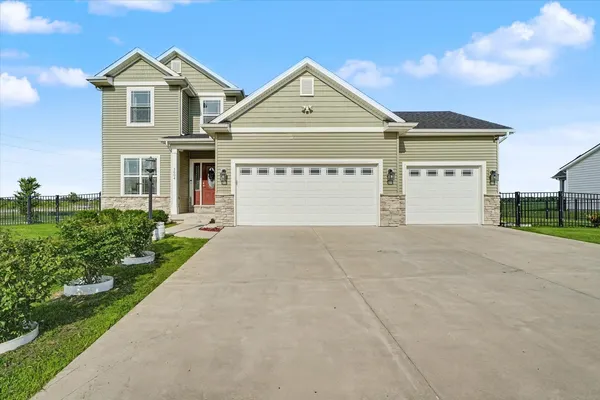 $565,000 | 3606 Freedom Boulevard, Champaign, IL 61822