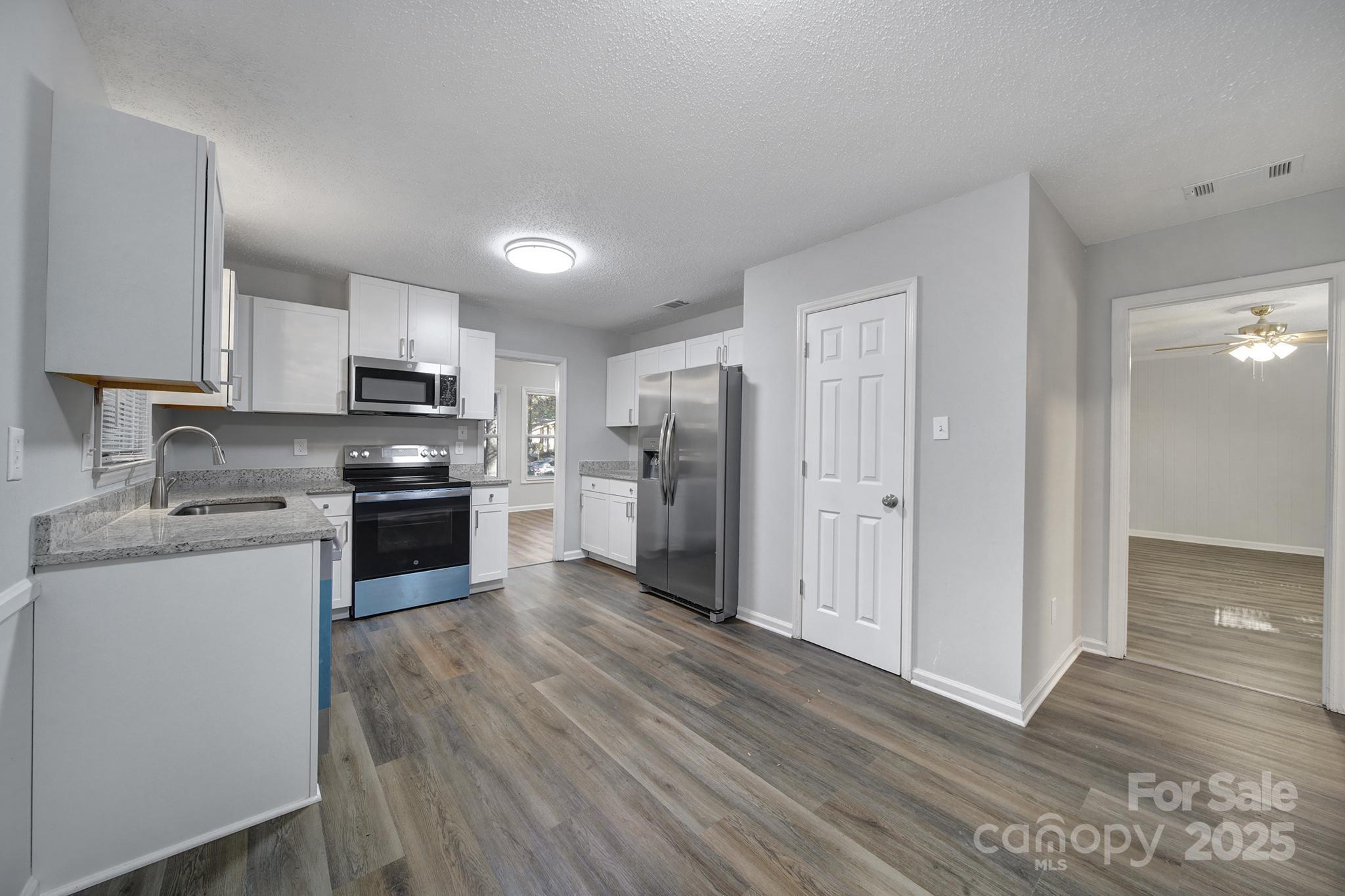 6513 Old Post Road Charlotte, NC 28212 - Photo 13 of 32