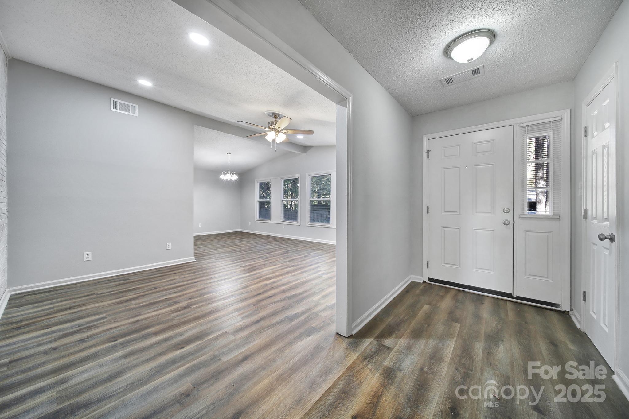 6513 Old Post Road Charlotte, NC 28212 - Photo 4 of 32