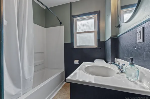 $1,500 | 813 Mc Pherson Road, Fayetteville, NC 28303