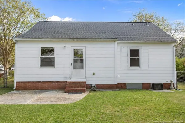 $1,500 | 813 Mc Pherson Road, Fayetteville, NC 28303