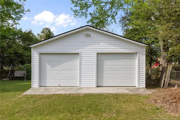 $1,500 | 813 Mc Pherson Road, Fayetteville, NC 28303