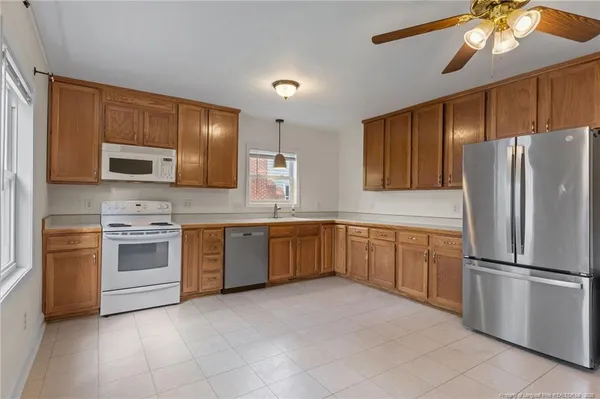 $1,500 | 813 Mc Pherson Road, Fayetteville, NC 28303