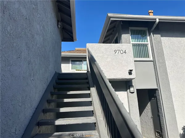 $820,000 | 9704 Bickley Drive, Huntington Beach, CA 92646