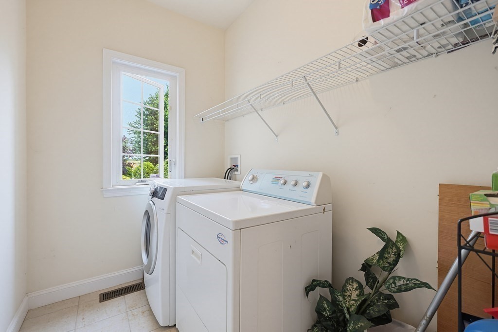 35 Howarth Drive Upton, MA 01568 - Photo 21 of 42