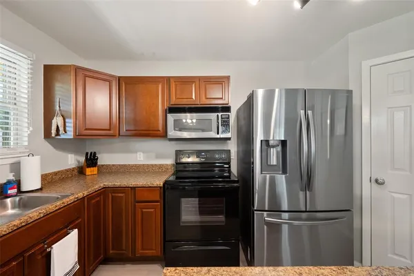 $424,900 | 222 Knights Circle, Streetman, TX 75859