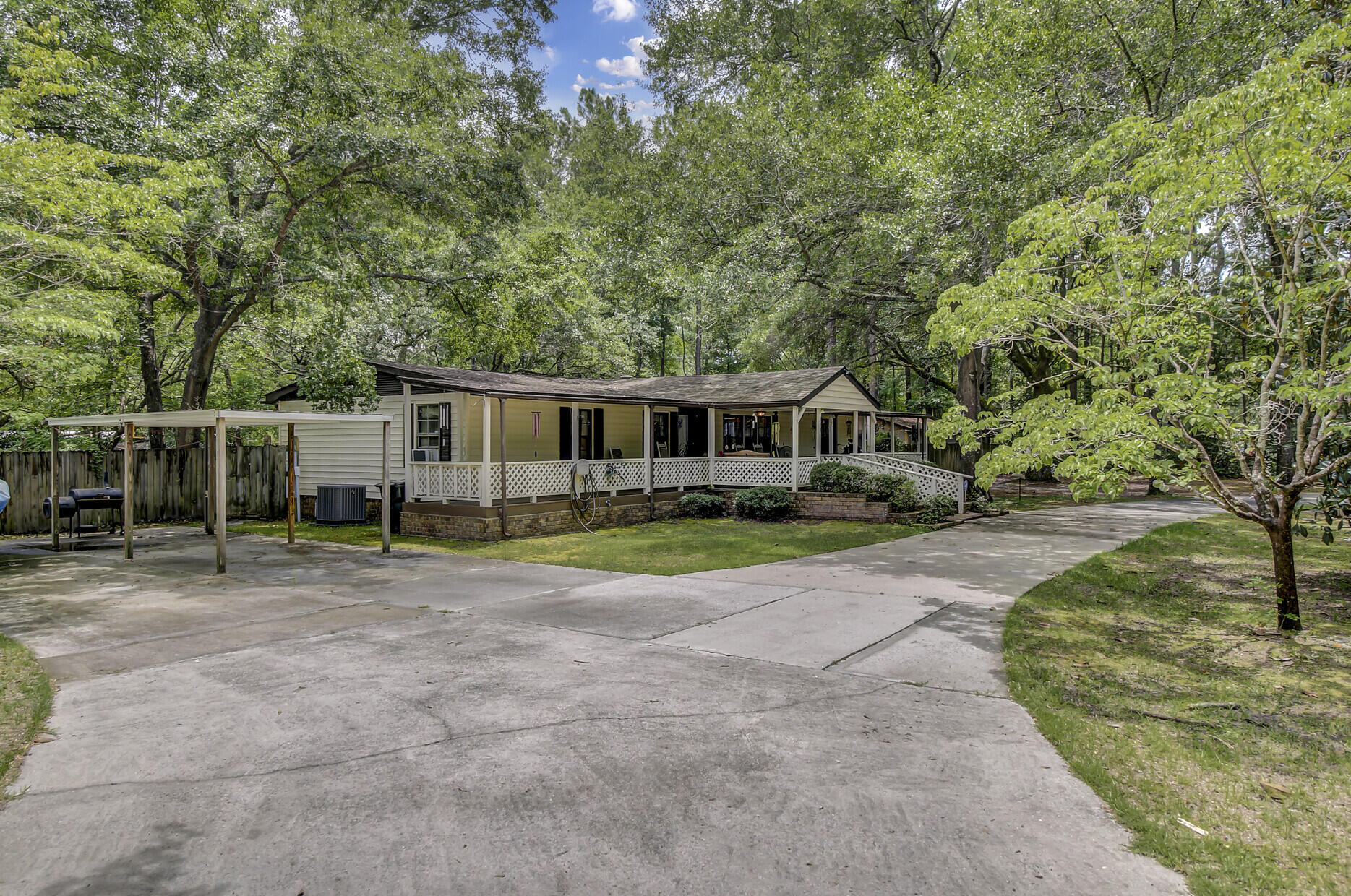 348 Compton Drive Moncks Corner, SC 29461 - Photo 2 of 52 02_2_mls