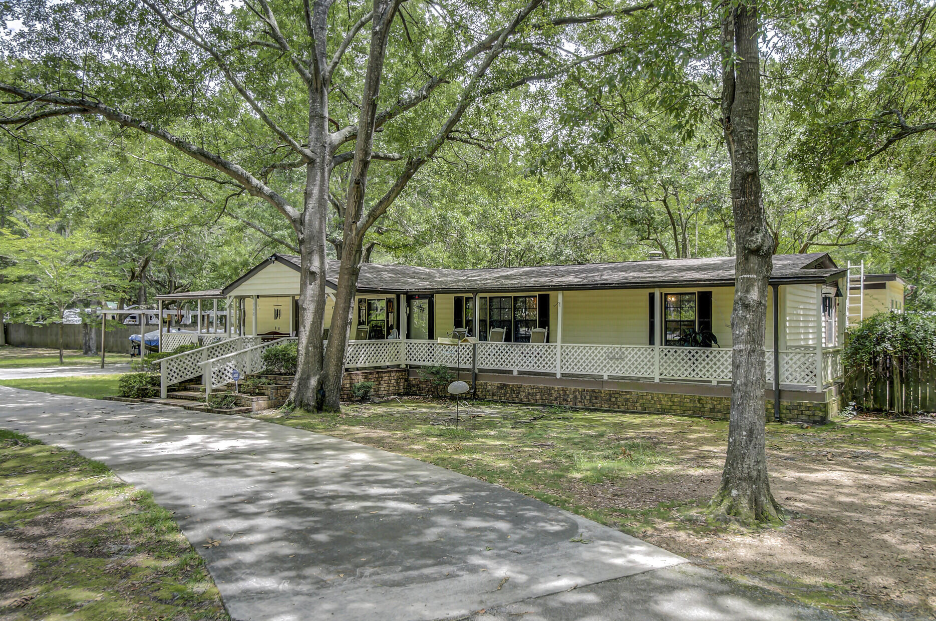 348 Compton Drive Moncks Corner, SC 29461 - Photo 3 of 52 03_3_mls