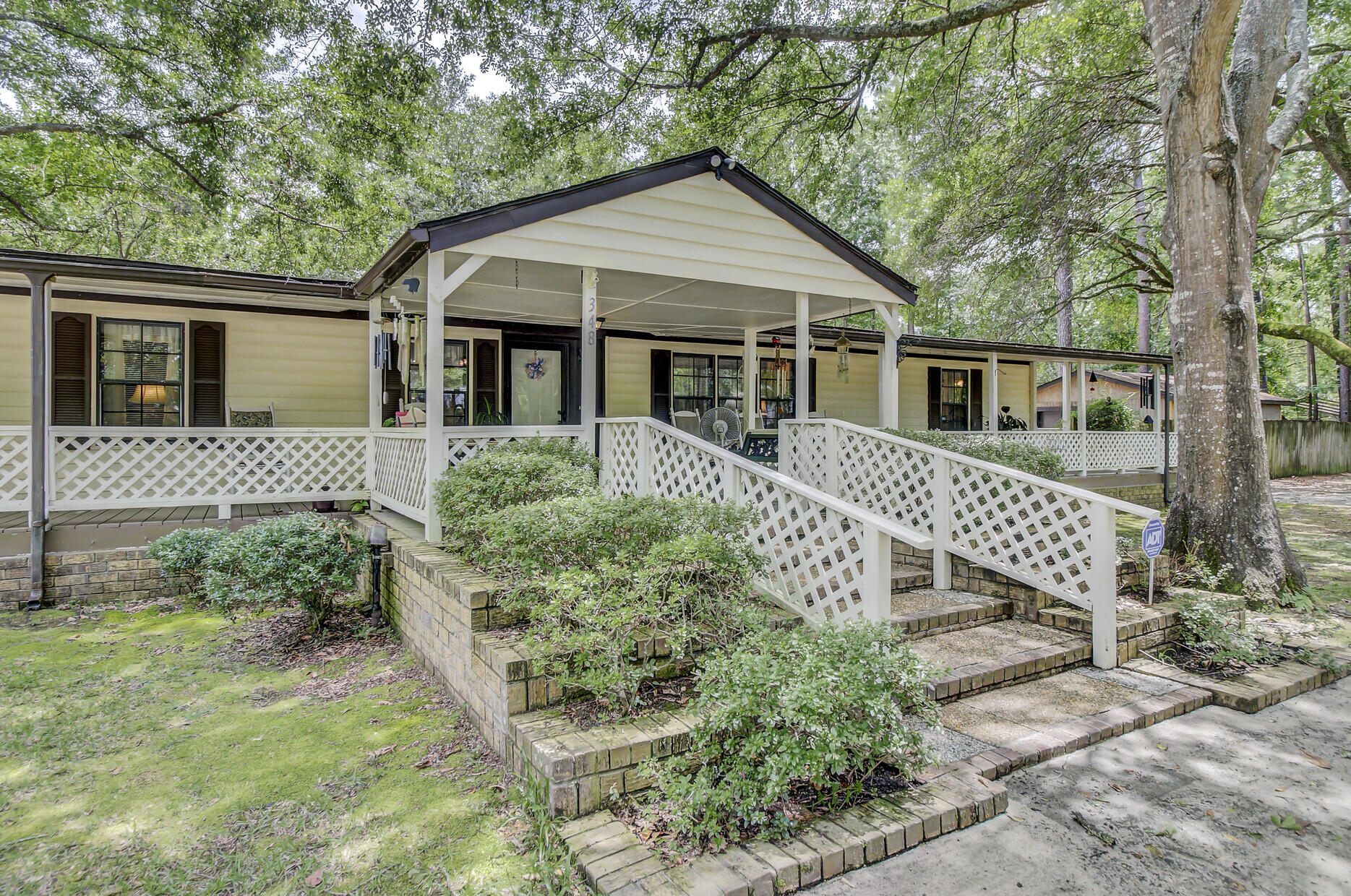 348 Compton Drive Moncks Corner, SC 29461 - Photo 8 of 52 08_8_mls