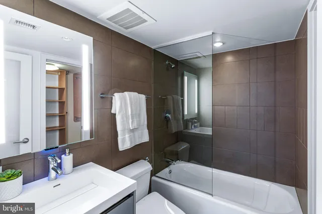 $1,750,000 | 1515 15th Street Northwest, Unit 422, Washington, DC 20005