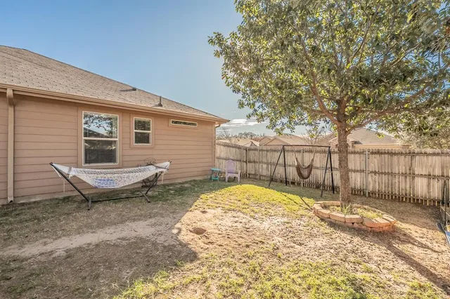 $290,000 | 1124 Forest Glen, Azle, TX 76020