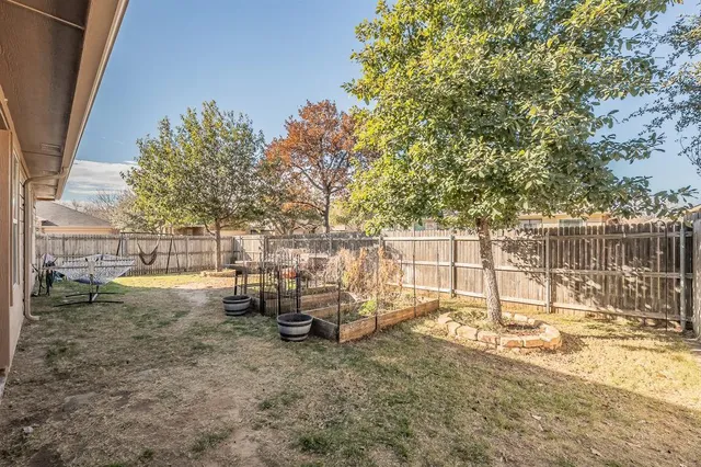 $290,000 | 1124 Forest Glen, Azle, TX 76020