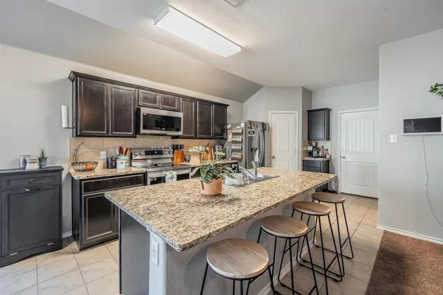 $290,000 | 1124 Forest Glen, Azle, TX 76020