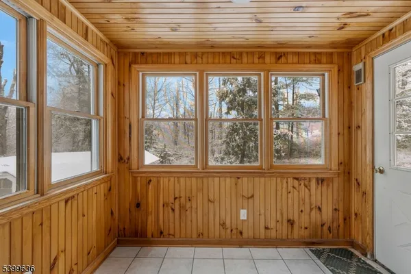 $4,000 | 111 King George Road, Warren, NJ 07059