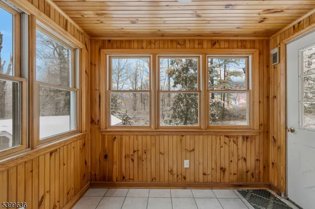 $4,000 | 111 King George Road, Warren, NJ 07059