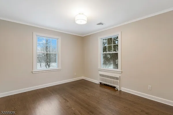 $4,000 | 111 King George Road, Warren, NJ 07059