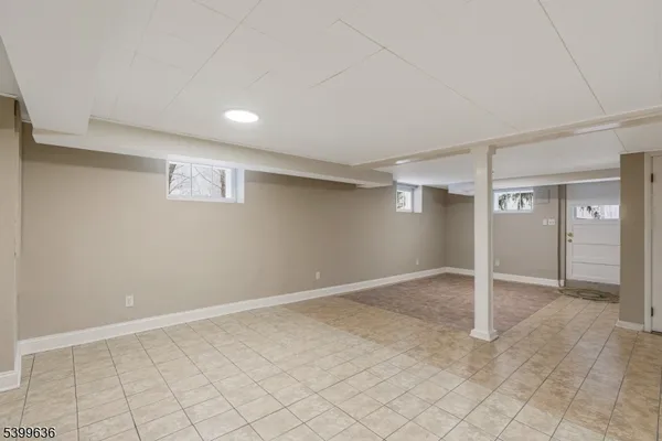 $4,000 | 111 King George Road, Warren, NJ 07059