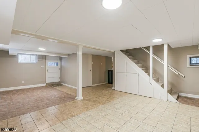 $4,000 | 111 King George Road, Warren, NJ 07059