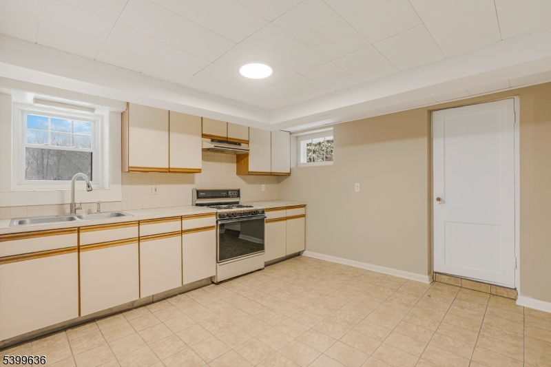 111 King George Road Warren, NJ 07059 - Photo 29 of 41