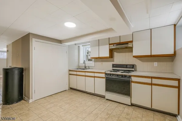 $4,000 | 111 King George Road, Warren, NJ 07059