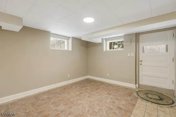 $4,000 | 111 King George Road, Warren, NJ 07059