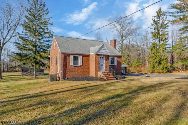 $4,000 | 111 King George Road, Warren, NJ 07059