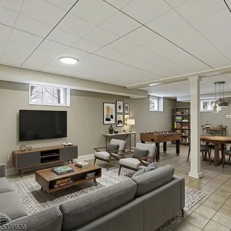 $4,000 | 111 King George Road, Warren, NJ 07059