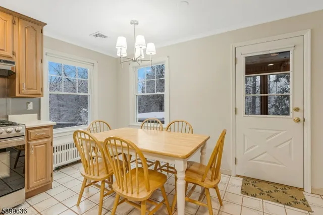 $4,000 | 111 King George Road, Warren, NJ 07059