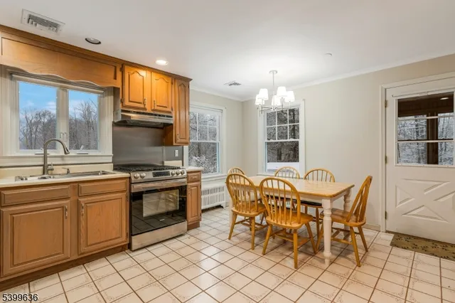 $4,000 | 111 King George Road, Warren, NJ 07059