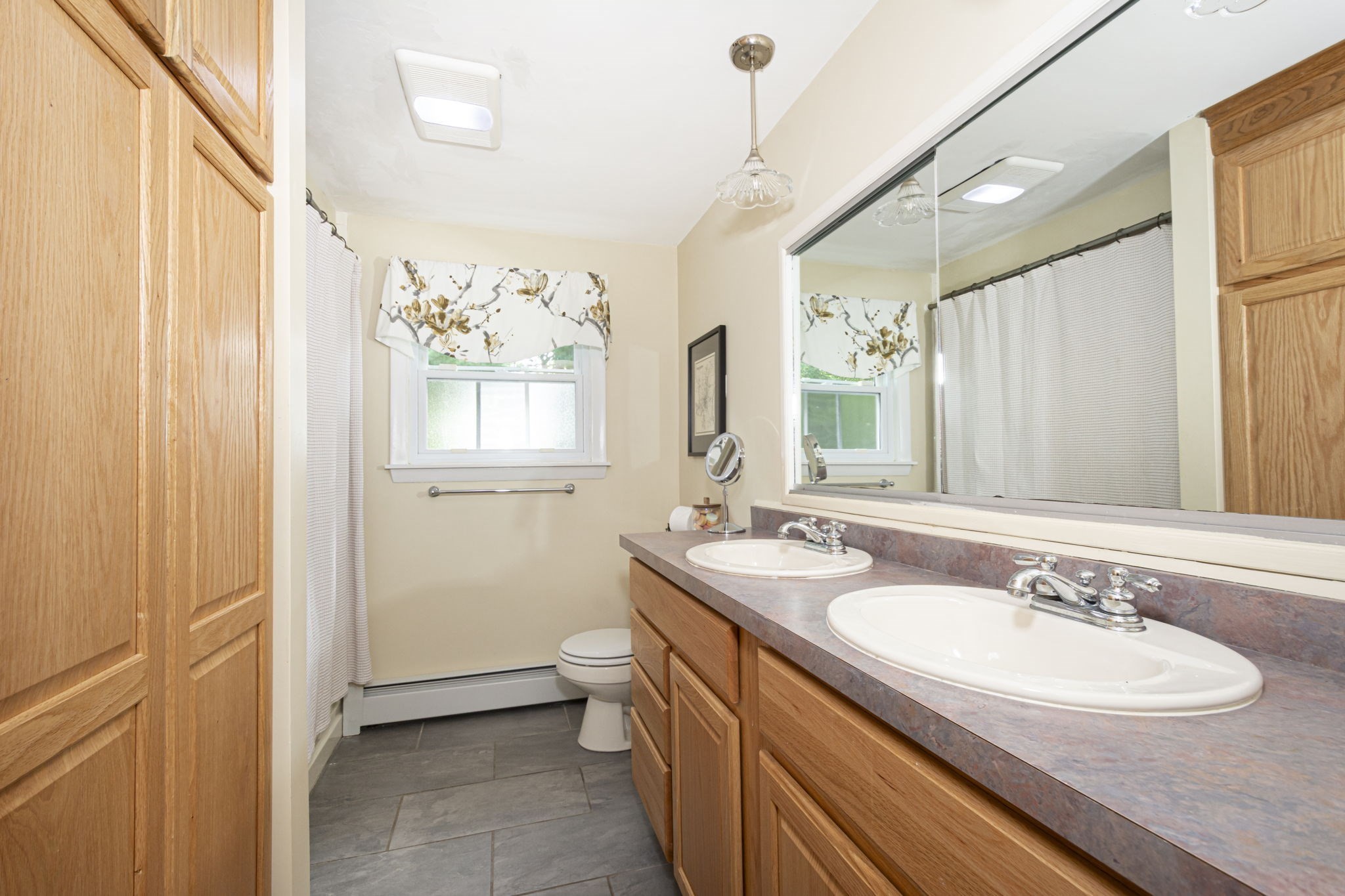 4 Carter Road Worcester, MA 01609 - Photo 6 of 36 Gallery Image 6