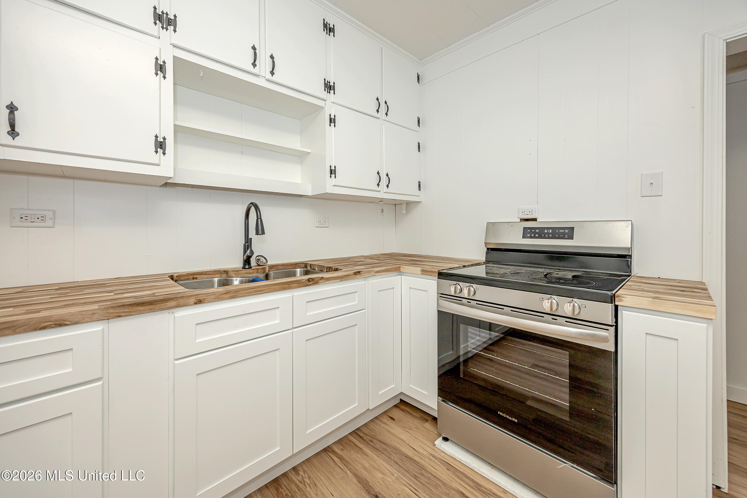 4406 Richard Street Moss Point, MS 39563 - Photo 22 of 39 IMG_4846