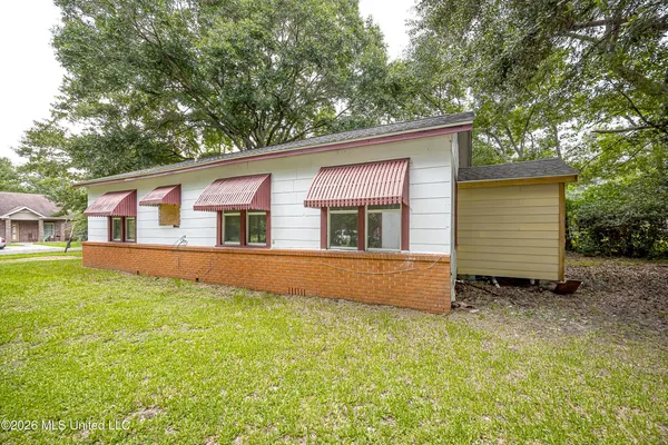 $1,400 | 4406 Richard Street, Moss Point, MS 39563