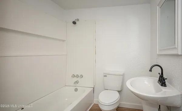 $1,400 | 4406 Richard Street, Moss Point, MS 39563